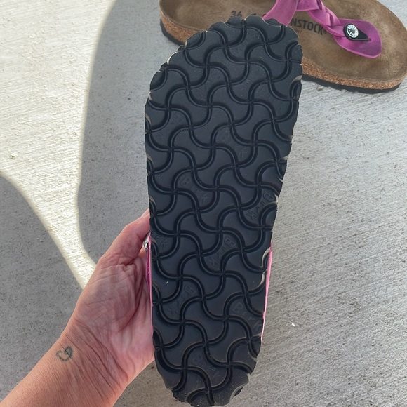 Oiled Leather Gizeh Birkenstocks - Picture 5 of 7